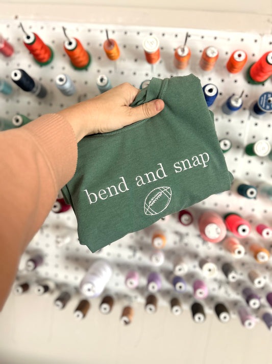 BEND AND SNAP TEE